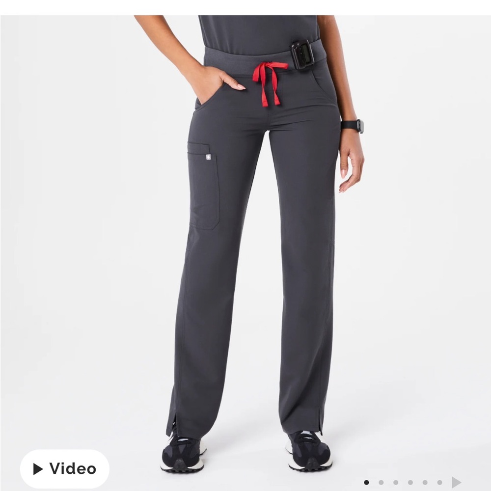 FIGS women's Charcoal Kade™ - Tall Cargo Scrub Pants - M -Tall
